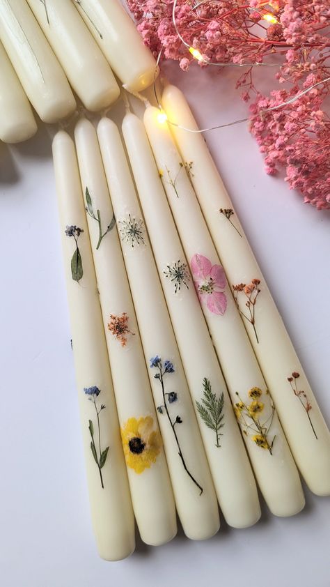 Wedding Desk Decoration Flower, Wedding Desk Decoration, Half Birthday Candle, Wedding Table Candles, Decorating With Candles, Space Flowers, Botanical Candles, Table Candles, Floral Wedding Table