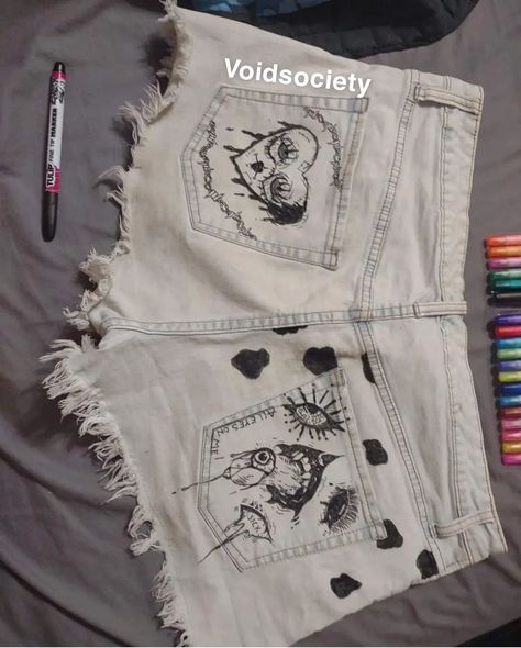 Shorts, clothing, style, alternative, gotg Drawn On Pants, Drawing On Shorts, Jean Shorts Drawing, Drawn On Jeans, Bleach Shorts, Custom Jeans Diy, Jeans Drawing, Bleached Shorts, Shorts Drawing