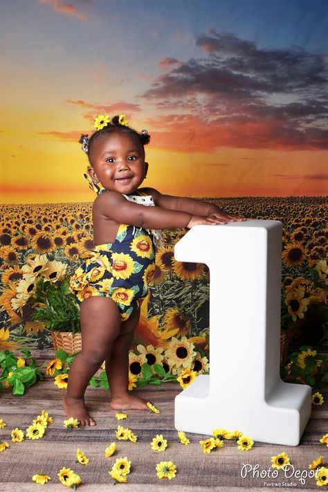 1st Birthday Picture Ideas, theme sunflower Birthday Girl Photoshooting, 1st Birthday Picture Ideas, Party Black People, Girl Photoshooting Ideas, 1st Birthday Shoot, Girl Photoshooting, Birthday Picture Ideas, Photoshooting Ideas, Mommy Daughter Photoshoot