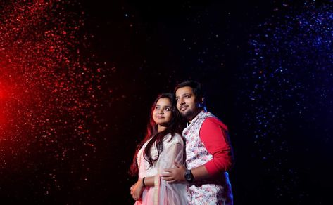 Night Couple Shoot, Rv Photography, Haldi Shoot, Lighting Photoshoot, Candy Shoot, Couple Stills, Reception Couple, Haldi Photoshoot, Ceremony Outfit