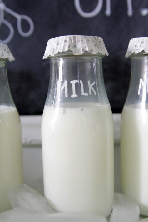 DIY "Vintage" Milk Bottles - Decor Fix Vintage Milk Bottles Decor, Milk Bottles Ideas, Milk Bottle Decor, Cupboard Diy, Milk Bottle Diy, Liquid Cheese, Blackberry Bramble, Cat Cottage, Vintage Milk Bottles