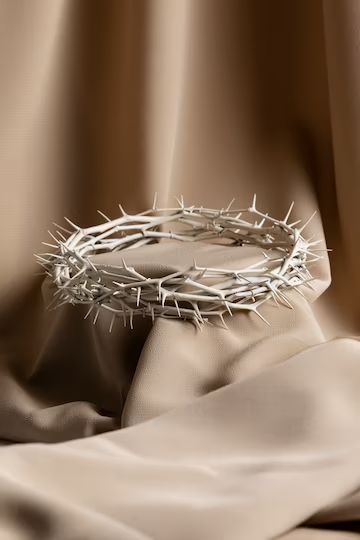 Free Photo | Still life of crown of thorns Passion Of Christ Images, Photo Still Life, Passion Of The Christ, Jesus Crown, Christian Photography, Bible Photos, Cross Wallpaper, Jesus Artwork, Easter Backgrounds