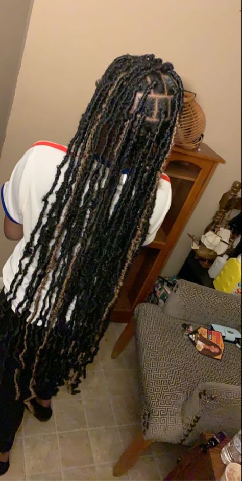 Faux Locs With Big Parts, Soft Locs With Bigger Parts, Faux Locs Large Parts, Jumbo Distressed Locs, Soft Locs Big Parts, Soft Locs Parts, Jumbo Butterfly Locs Long, Jumbo Faux Locs Long, Soft Locs Parting