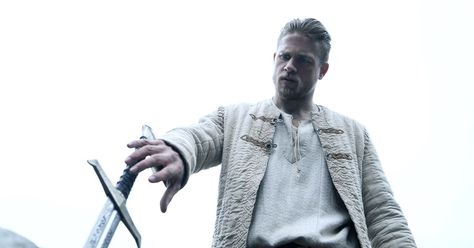 Charlie Hunnam King Arthur, Anastasia Musical, King Arthur Legend, Lost City Of Z, Roi Arthur, Beat Em Up, Arthur Pendragon, Guy Ritchie, Jax Teller