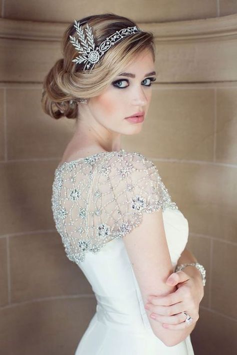 Gatsby Hair, Wedding Hairstyles And Makeup, 1920s Hair, Great Gatsby Wedding, Bridal Bolero, Vintage Wedding Hair, Wedding Jacket, Gatsby Style, Braut Make-up