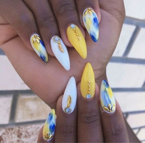 Blue and gold Red Sparkly Nails, Yellow Nail Art, Yellow Nails Design, Fun Summer Nails, Color For Nails, Nails Yellow, Her Nails, Sparkly Nails, Yellow Nails