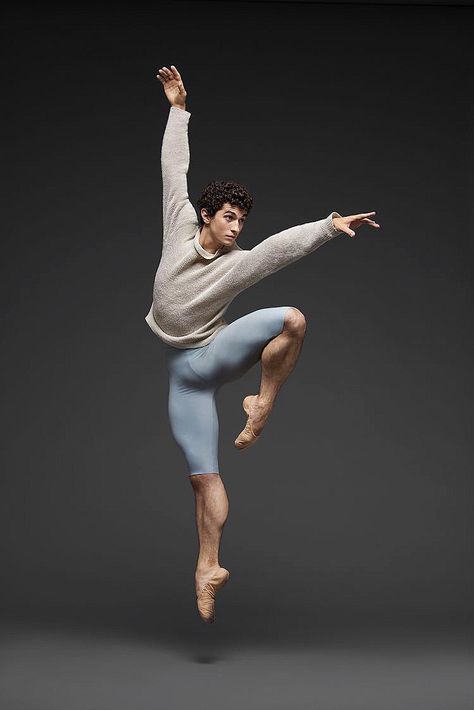 Male Dancer Body Male, Male Ballet, Dancer Photography, Ballet Pictures, Ballet Boys, Dance Photography Poses, Male Ballet Dancers, Ballet Poses, Ballet Photos