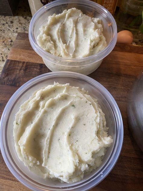 The Creamiest Mashed Potatoes Ever - The Tipsy Housewife Creamiest Mashed Potatoes, The Best Mashed Potatoes, The Tipsy Housewife, Tipsy Housewife, Best Mashed Potatoes, Creamy Mash, Mashed Potato Recipes, Potato Head, Thanksgiving Dishes