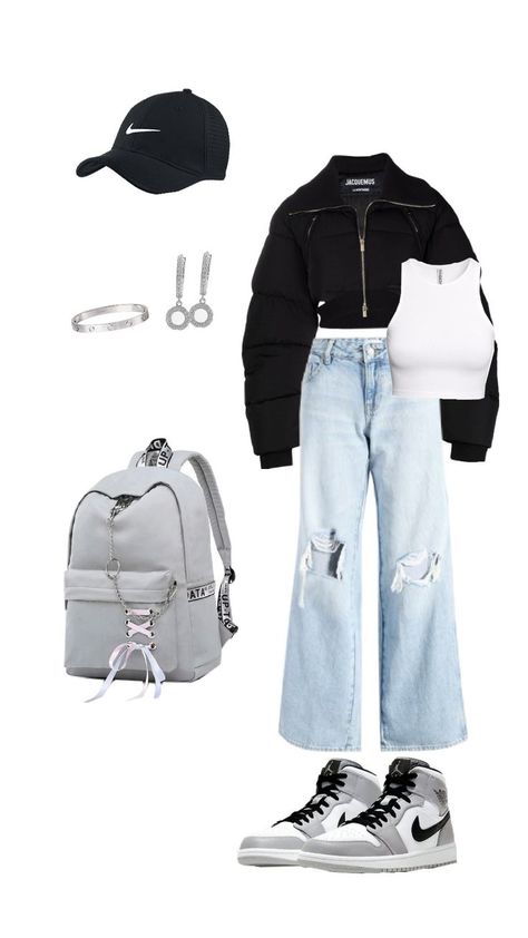 Black and grey sporty outfit for going out with friends and/or for school Sporty Outfits For School, Sporty Girl Outfits, Queen Of Hearts Halloween Costume, Queen Of Hearts Halloween, Going Out With Friends, Sporty Outfit, Out With Friends, Outfits For School, Sporty Girls