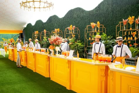 Bar Area Ideas, Foodtrucks Ideas, Wedding Bar Decor, Veuve Cliquot, Veuve Clicquot Polo Classic, Corporate Event Design, Drink Bar, Bar Fronts, Guy Fieri