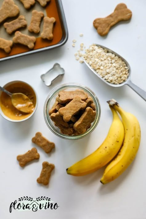 Peanut Butter Banana Dog Treats, Banana Dog Treat Recipe, Banana Dog Treats, Dog Cookie Recipes, Banana Snacks, Banana Treats, Dog Treats Homemade Easy, Easy Dog Treat Recipes, Dog Treat Recipe