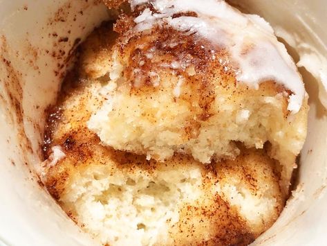 Mug Cake Cake Mix, Mug Cinnamon Roll, Cinnamon Roll Mug Cake, Cinnamon Mug Cake, Gluten Free Mug Cake, Gluten Free Cinnamon, Mug Cake Healthy, Gluten Free Cinnamon Rolls, Mug Cake Microwave