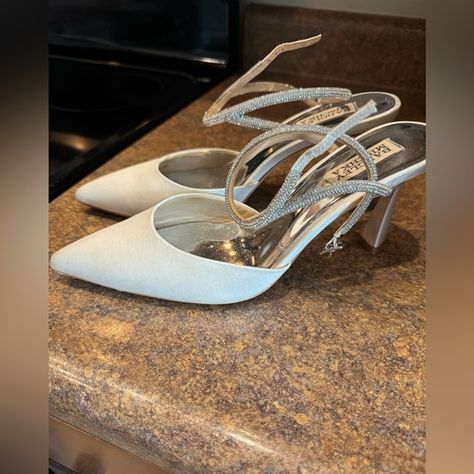 Bridal Heels Badgley Mischka Shoes, Bridal Heels, Badgley Mischka, One Day, Heels, Closet, Fashion Tips, Fashion Trends, Clothes Design