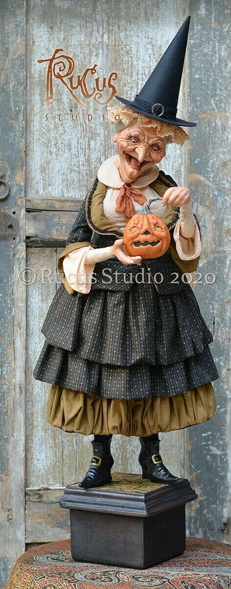 Rucus Studio, Witch Jack O Lantern, Scott Smith, Halloween Costume Props, Halloween Collectables, Diy Halloween Projects, Witch Doll, Witchy Fashion, Spirit Dolls