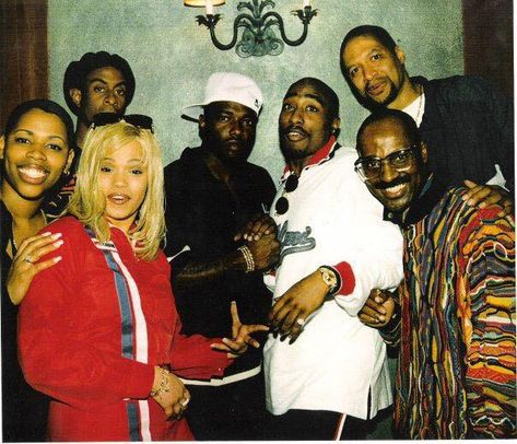 Rare Photo Of Tupac, Faith Evans, Treach & Friends, October 13, 1995 Tupac Photos, 2pac Videos, Tupac Makaveli, 2pac Shakur, Tupac Wallpaper, Faith Evans, Photos Rares, 90s Icons, Tupac Pictures