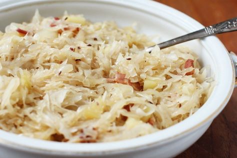 A zesty serving of German Style Sauerkraut is a healthy and tasty side dish. Tips from my German relatives for making easy cooked sauerkraut with bacon. German Sauerkraut Recipe, Sourcrout Recipes, German Side Dishes, German Food Authentic, German Cooking, Oktoberfest Food, Sauerkraut Recipes, Fermentation Recipes, German Style