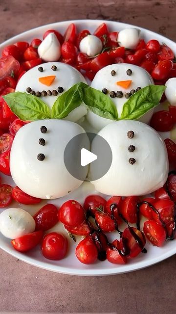 Snejana Andreeva on Instagram: "🍅☃️Comment the word ✨recipe✨and I’ll send it straight to your inbox! 📨   You can also tap the link 🔗 in my bio to access our website or use the URL below ⬇️      This fun recipe is inspired by my talented friend Sine @foodbites , whose tutorial had me running 🏃‍♀️ to the store to buy ingredients to recreate these delicious burrata snowmen. Although I used fresh mozzarella instead of burrata, the outcome was still the same – a festive and adorable twist on a traditional Caprese salad 🥗 that will impress your guests and add some cheer to your holiday table.  ⠀⠀⠀⠀⠀⠀⠀⠀⠀⠀⠀   ⠀⠀⠀⠀⠀⠀⠀⠀⠀⠀⠀⠀           Recipe Link 🔗 https://themodernnonna.com/burrata-snowman/     ✨You can find the full printable recipe with all tips and directions on my website which is linked i Burrata Snowman, 2024 Appetizers, New Year Dinner Table Decoration, Christmas Food Appetizers, New Year Dinner Table, New Year Dinner, Christmas Apps, Printable Recipe, Fresh Mozzarella