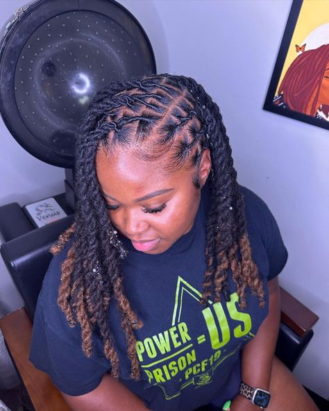 always a slay with this one 🥰 chunky twist x flat twist on the side🫶🏼 • LIKE | SHARE | TAG ! #locs #locstyles #instantlocs… | Instagram 2 Stand Twist Locs Styles, Flat Twist Dreads Loc Hairstyles, Side Part Barrel Twist Locs, Side Part Locs Styles, 2 Strand Twists Locs, Locs Hairstyles Two Strand Twist, Two Strand Locs Hairstyles For Women, Loc Flat Twist Style, Two Stand Loc Style