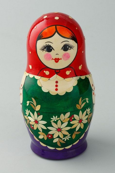 Matryoshka, Russian nesting doll. Folk art Russian Doll Art, Nesting Dolls Craft, Nesting Doll Tattoo, Matryoshka Doll Art, Ks3 Art, Ghost Doll, Doll Tattoo, Babushka Dolls, Russian Folk Art