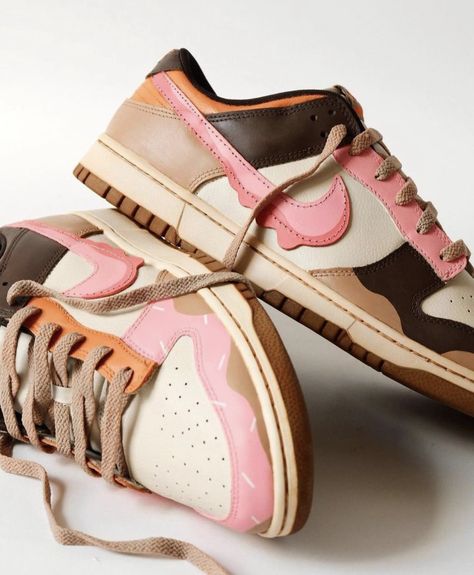 Colorful Donuts, Diy Sneakers, Trendy Shoes Sneakers, Preppy Shoes, Pretty Shoes Sneakers, All Nike Shoes, Favorite Shoes, Cute Nike Shoes, Teenage Fashion