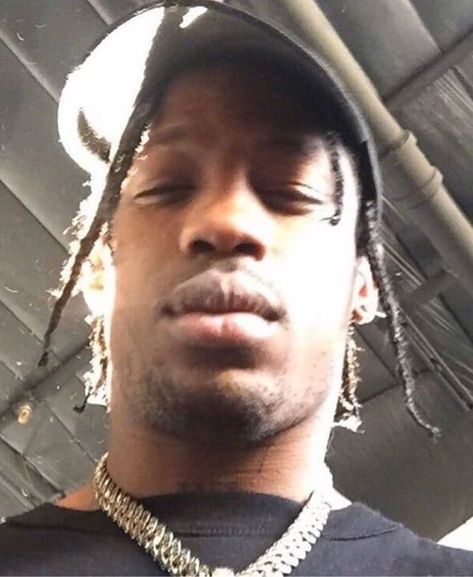 Funny Travis Scott Pics, Cybery2k Fashion, Travis Scot, Travis Scott Wallpapers, I Still Love Him, Reaction Face, American Rappers, Friends Tv, Music Albums