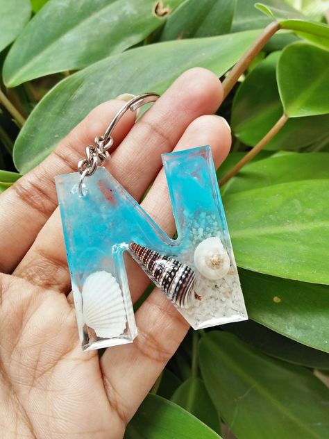 Resin Keyring, Beachy Room, Happy Stones, Resin Keychain, Diy Resin Art, Ocean Theme, Diy Resin, Ocean Themes, Resin Diy