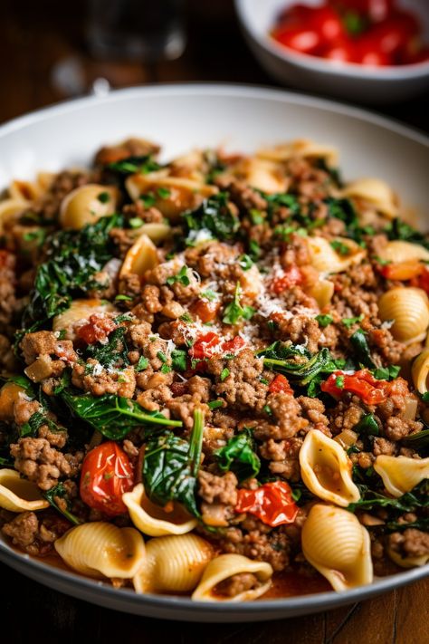 Simple Ground Beef Shells Skillet Ground Beef Fast Dinner, Ground Beef And Shrimp Recipes, Light Ground Beef Recipes, Ground Beef Summer, Healthy Ground Beef Pasta, Dinner Recipes With Tomatoes, Spinach Ground Beef Recipes, Healthy Dinner Ground Beef, Ground Beef And Spinach Recipes