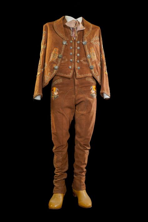 TRAJE DE CHARRO DE GAMUZA DE VENADO - Museo de la Charrería CDMX Mexico Costume