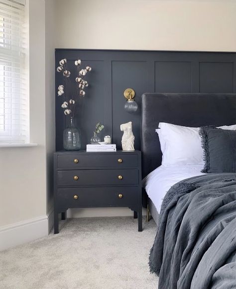 Bedroom Panelling, Main Bedroom Ideas, Panels Bedroom, Grown Up Bedroom, Charcoal Walls, Bed Heads, Feature Wall Bedroom, Wall Panels Bedroom, House Bedrooms