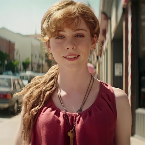 Rabastan Lestrange, Queen Sophia, Beverly Marsh, Sophia Lillis, Curvy Women Jeans, Attractive People, I Love Girls, Hottest Celebrities, Her Hair