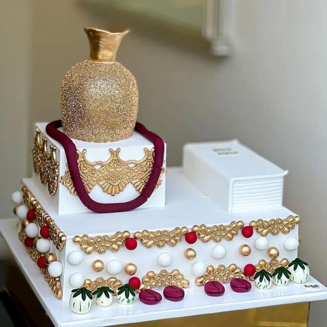 Nigerian Engagement Cake, Nigerian Traditional Cake Designs, Pillow Cakes Wedding, Traditional Marriage Cake Design, Yoruba Wedding Cake, Traditional Cakes African, Marriage Cake Design, Yoruba Traditional Wedding Cake, Traditional Cake Designs