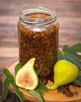 Green Fig Preserve, Green Fig Jam Recipe, Green Figs Recipe, Green Fig Recipes, Fig Preserves Recipe, Homemade Fig Jam, Green Figs, Mulberry Jam, Raw Eating