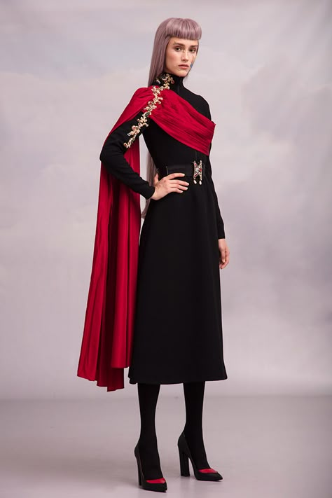 AW19 Amal | Collections of Hussein Bazaza Shoulder Cape, Fantasy Dress, Fantasy Clothing, Fantasy Fashion, Mode Vintage, Character Outfits, Mode Inspiration, Couture Collection, Costume Design