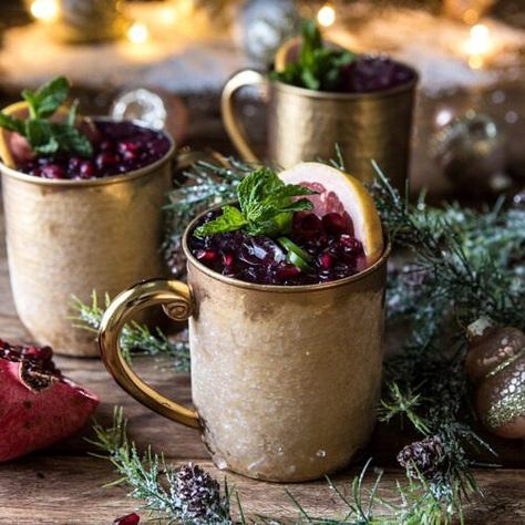 Spicy Pomegranate Moscow Mule Pitcher - Half Baked Harvest Pomegranate Moscow Mule, Cocktails Christmas, Christmas Cocktails Easy, Pomegranate Cocktails, Vodka Mixes, Moscow Mule Recipe, Mule Recipe, Thanksgiving Drinks, Thanksgiving Cocktails