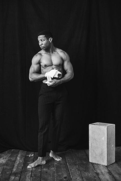 Fitness Shoot Ideas, Jonathan Majors, Kang The Conqueror, Marvel Villains, Nba Pictures, Male Fitness Models, Black Hollywood, Masculine Men, Bodybuilding Motivation