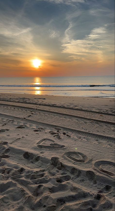 #aesthetic #maryland #pretty #sunset #sunrise #ocean #beach #summer Beach Shore Aesthetic, Ocean City Maryland Aesthetic, Maryland Aesthetic, Ocean City Maryland Beach, Maryland Beaches, Washington Beaches, Myrtle Beach Trip, Beach Week, Eastern Shore Maryland