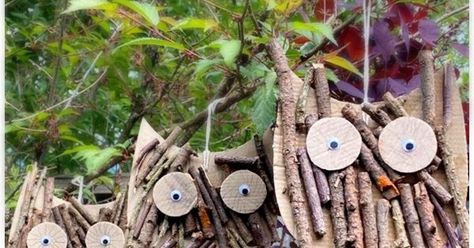 Learning and Exploring Through Play: Twig Owl Craft Forest Crafts, Art Docent, Owl Craft, Forest School Activities, Nature Craft, Nature School, Deco Nature, Owl Crafts, Learn Crafts