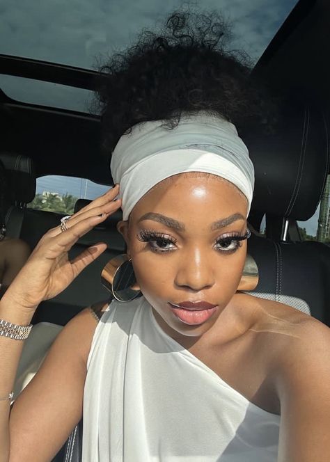 White Headwrap Black Women, White Headwrap, Afro Beauty, Classy Short Dresses, African Print Dress Ankara, Hair Scarf Styles, Scarf Hair, Girls White Dress, Soft Life