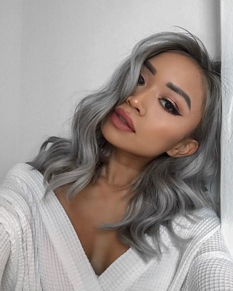 Silver Hair Tan Skin, Silver Hair On Tan Skin, Silver Hair On Brown Skin, Silver Hair On Dark Skin, Grey Hair Tan Skin, Dark Grey Hair Color, Dark Silver Hair, Grey Magic, Silver Hairstyles