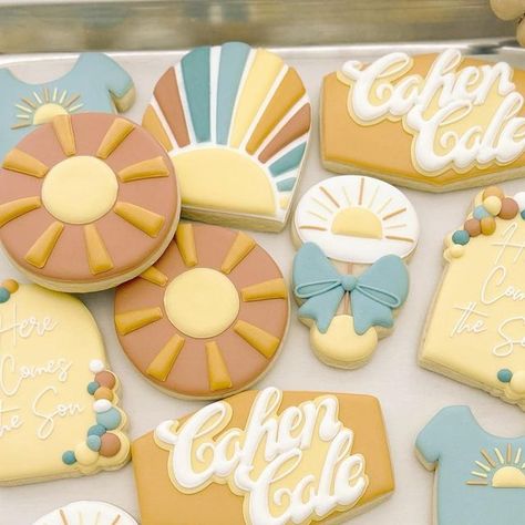 Leah Malvarose on Instagram: "Here comes the son(sun) 🖤☀️ • • • #decoratedcookies #customcookies #cookiesofinstagram #sugarsbyleah #herecomesthesunbabyshower" Here Comes The Son Cookies Decorated, Here Comes The Sun Cookies, Here Comes The Son Cookies, Summer Sugar Cookies, Here Comes The Son, Baby Shower Treats, Shower Cookies, Baby Cookies, Fancy Cookies