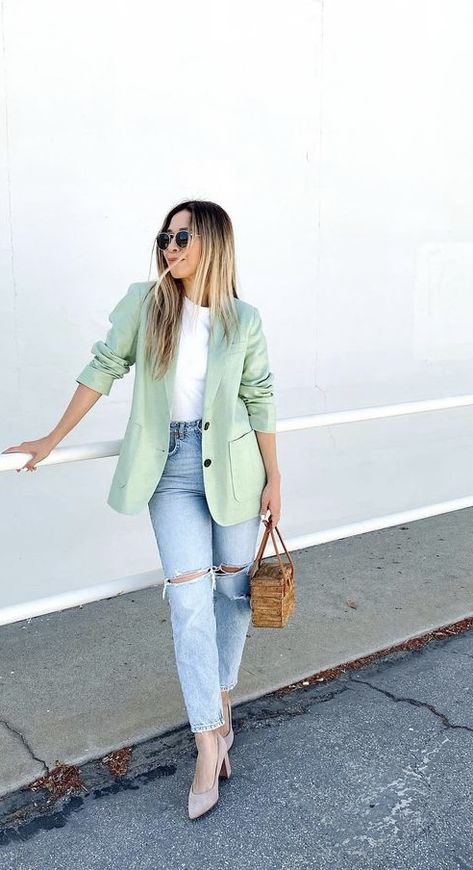 Mint Blazer Outfit, Green Blazer Outfit, Green Jacket Outfit, Blazer Outfits Casual, Jacket Outfit Women, Blue Jean Outfits, Blazer Outfits For Women, Office Casual Outfit, Business Outfits Women