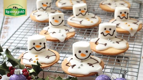 Treats To Bake, Lemon Biscuits, Smooth Icing, Melting Snowman, Melting Snowmen, Orange Food Coloring, Melted Snowman, Fun Christmas Party Games, Snowman Cookies