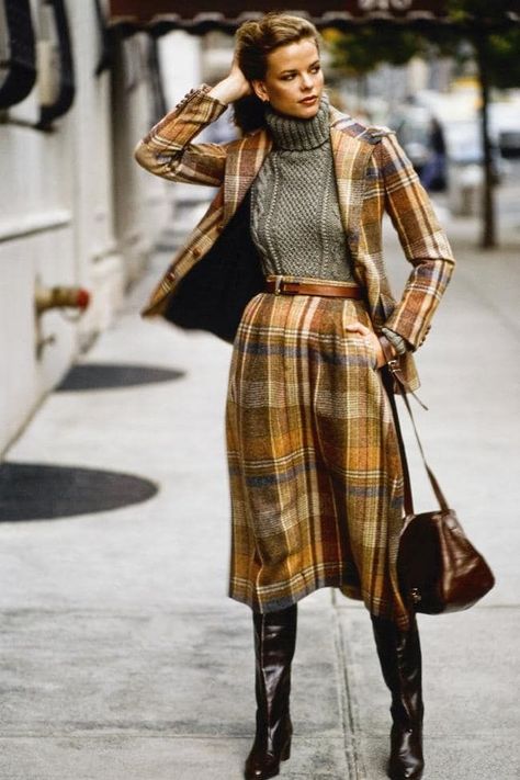 Plaid combo, nice looking fashion ideas. #fashion #womensfashion #style 70s Models, Moda Z Lat 70., 1970 Fashion, Lisa Taylor, 70’s Fashion, Casual Chique, Estilo Preppy, Retro Mode, Fashion Blogger Style