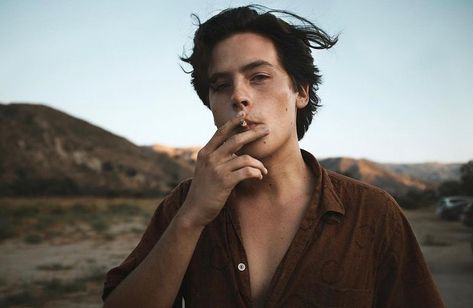 ~ artful.cole on Instagram: “recently posted photo of cole via @/jamestarmcnaught . . . @colesprouse @thecwriverdale…” Hand Meme, Jughead Jones Aesthetic, Vintage Pfp, Sprouse Cole, Cole Sprouse Aesthetic, Cole Sprouse Hot, Cole Spouse, Cole Baby, It Boy