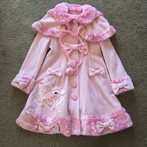 Kawaii Winter Clothes, Winter Kawaii Outfits, Jojifuku Aesthetic, Kawaii Closet, Pink Coat, Coat Outfits, J Fashion, Heart Eyes, Kawaii Clothes