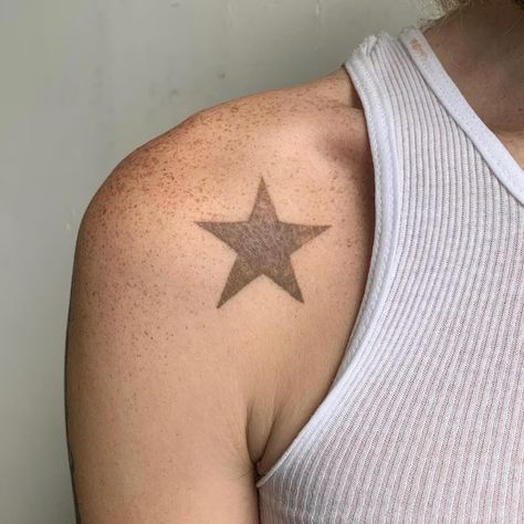 Brown Ink Tattoo, Tattoo Allergy, Brown Tattoo Ink, Brown Tattoo, Tattoo Star, Browning Tattoo, Flame Tattoos, Red Ink Tattoos, Healing Tattoo