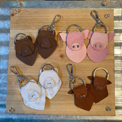 Leather Animal Key Chains - Etsy Leather Keychain Pattern, Leather Animals, Leather Keychain Diy, Keychain Pattern, Sewing Bags, Diy Keychain, Leather Projects, Leather Keychain, Leather Diy