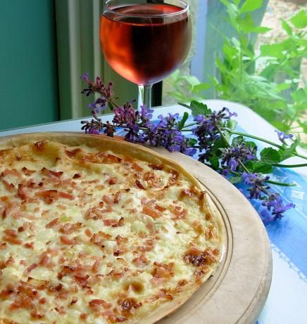 Bacon Tart, Gourmet Pizza Recipes, Cream Cheese Pizza, Girly Food, Empanadas Recipes, Bakers Oven, Grill Breakfast, Pizza Stromboli, Pizza Topping