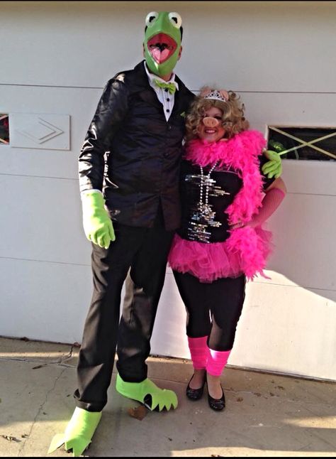 Kermit & Miss Piggy Halloween Costumes. Miss Piggy Halloween Costume, Halloween Ideas Costumes, Kermit And Miss Piggy, Couples Halloween Costumes, Miss Piggy, Couples Halloween, Halloween Time, Halloween Inspiration, Couple Halloween