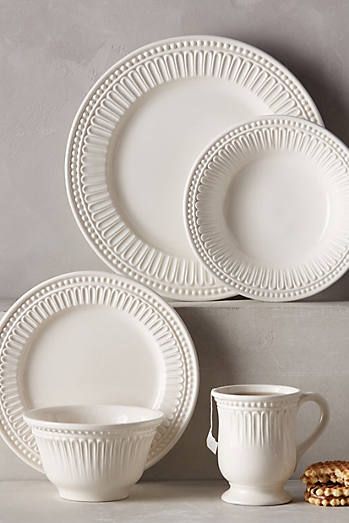 Entertaining House, Anthropologie Home, White Dinnerware, Keramik Design, White Dishes, Kitchen Collection, Side Plates, Dinner Sets, Kitchen Stuff